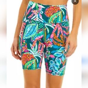 Lilly Pulitzer South Beach High Rise Luxletic Bike shorts SZ.Med